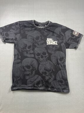 Rebel Vengeance Skull T-Shirt Men MED Black Gray All Over Print Streetwear